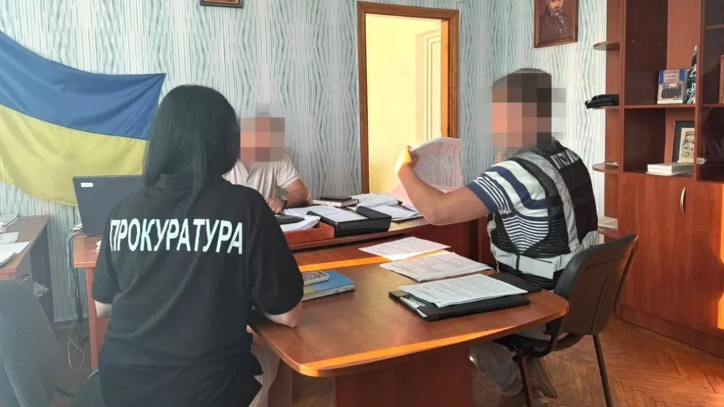 На Хмельниччині викрито масштабні розкрадання: підозру оголосили 39 чиновникам і підрядникам