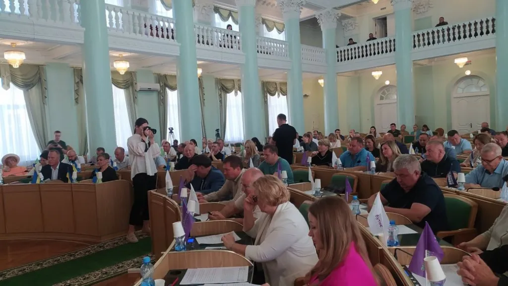 Депутати Хмельниччини: хто найдовше утримує мандат та що вказано у їхніх деклараціях