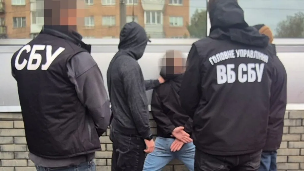 Хмельничанина підозрюють у держзраді: навів ракетний удар і передавав фото росіянам