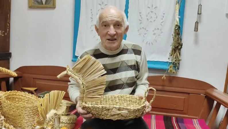 Майстер з Ізяслава понад пів століття створює унікальні вироби з природних матеріалів