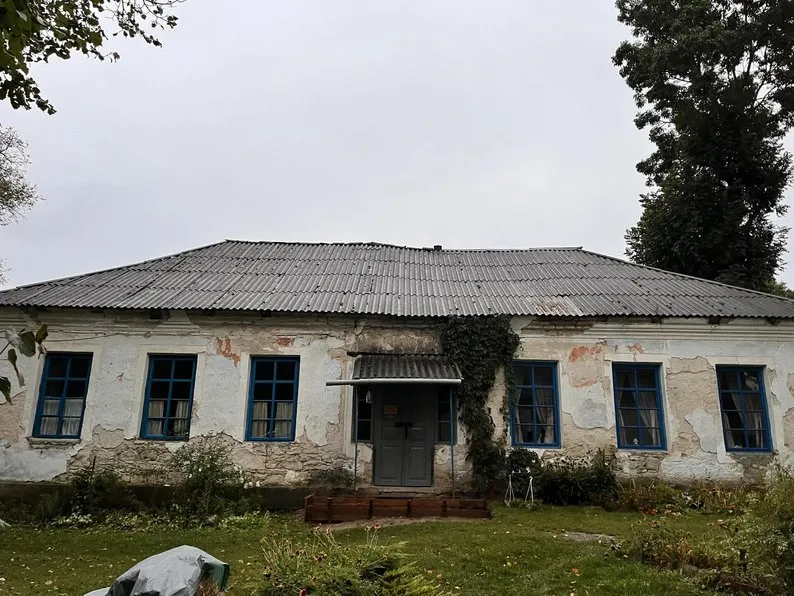 «Будинок душі» на Camino Podolico: як у Проскурівці відновлюють колишню школу для тиші й відпочинку «Будинок душі» на Camino Podolico: як у Проскурівці відновлюють колишню школу для тиші й відпочинку