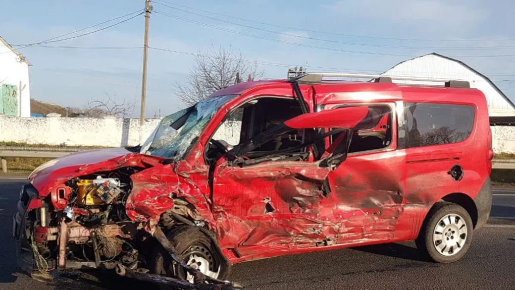 На Хмельниччині після зіткнення двох легковиків госпіталізували 57-річного водія з Вінниччини