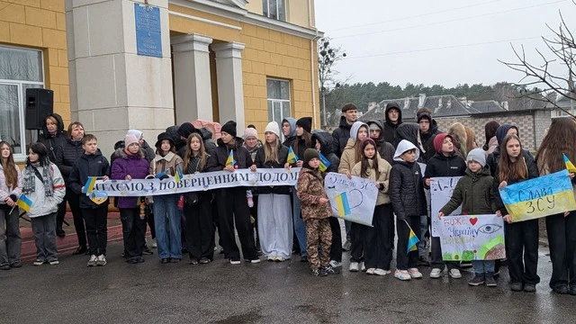 До рідної Славути повернувся старший сержант Сергій Оберман після понад двох років полону