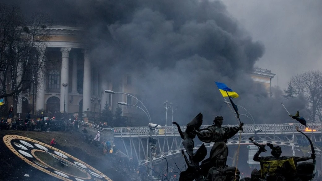 Гасла Революції Гідності: як звучав Майдан від «Януковича в ж*п*, Україну в Європу!» до «Слава Україні! – Героям Слава!»
