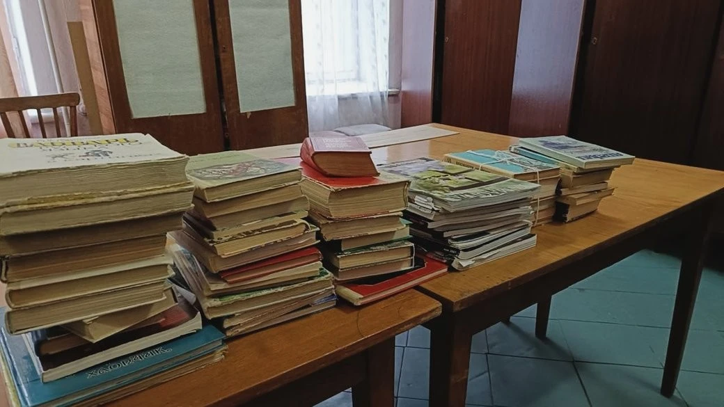 У Хмельницькому знову збирають російськомовні книги: бібліотеки відновили акцію з утилізації
