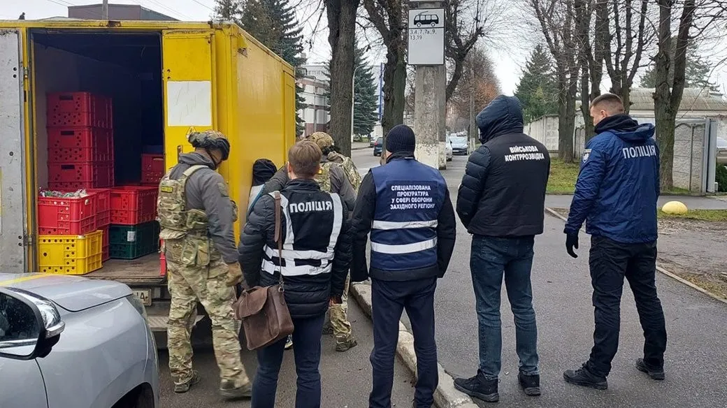 У Хмельницькому викрили схему збуту провізії, призначеної для військового шпиталю