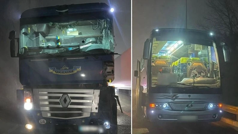 Два інциденти на дорогах Хмельниччини: пішохід і пасажир автобуса опинилися в лікарні