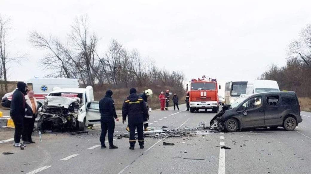 Два зіткнення за добу: на Хмельниччині травмувалися троє учасників дорожнього руху