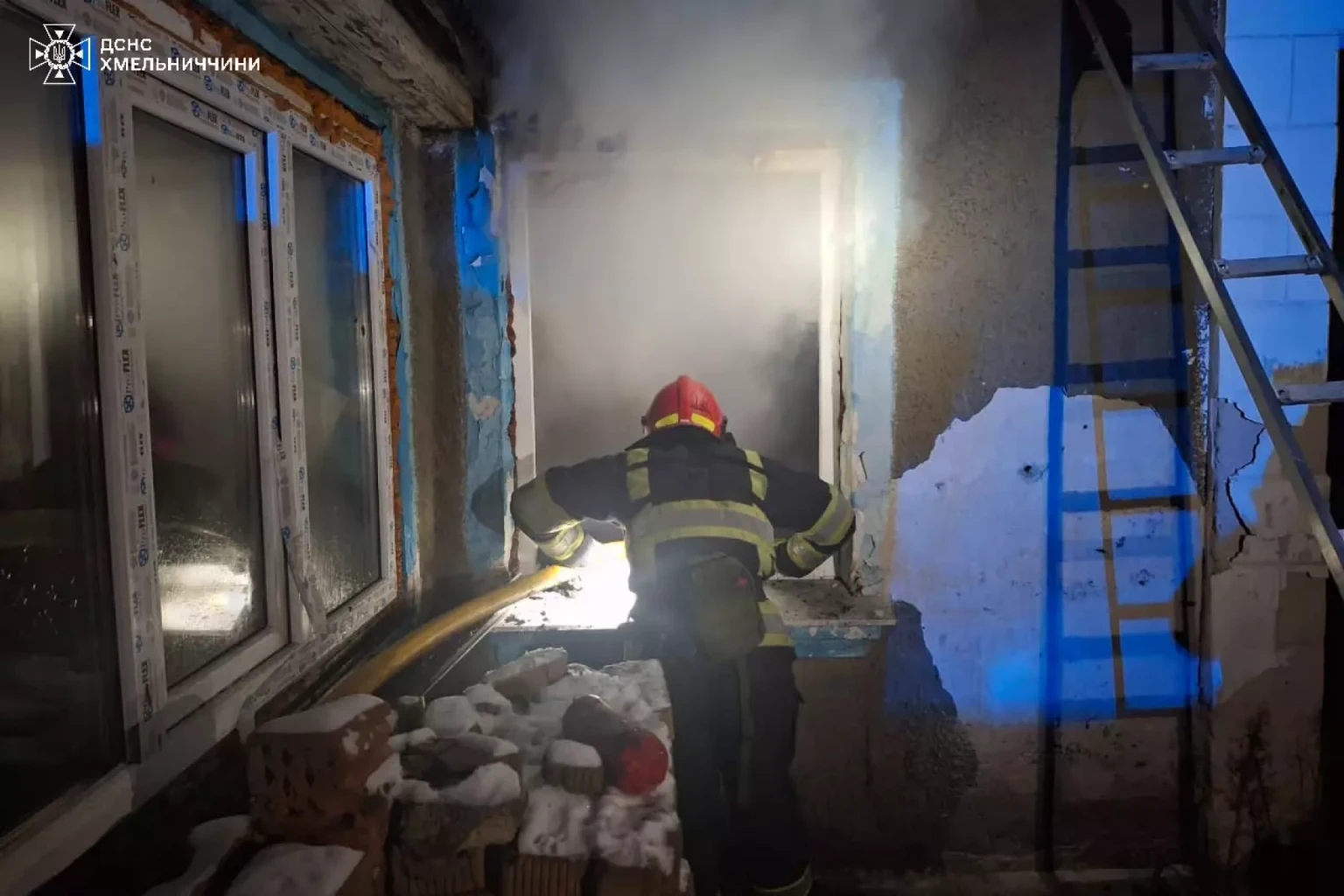 Різдвяна доба з вогнем: серія пожеж на Хмельниччині завершилася загибеллю чоловіка