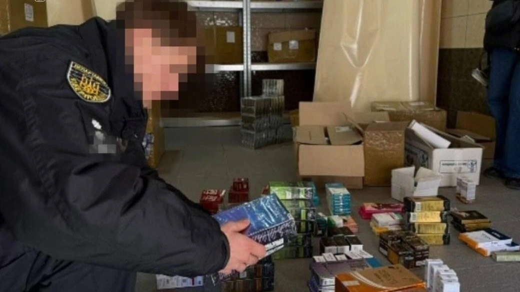 На Хмельниччині викрили мережу незаконного обігу ліків та БАДів
