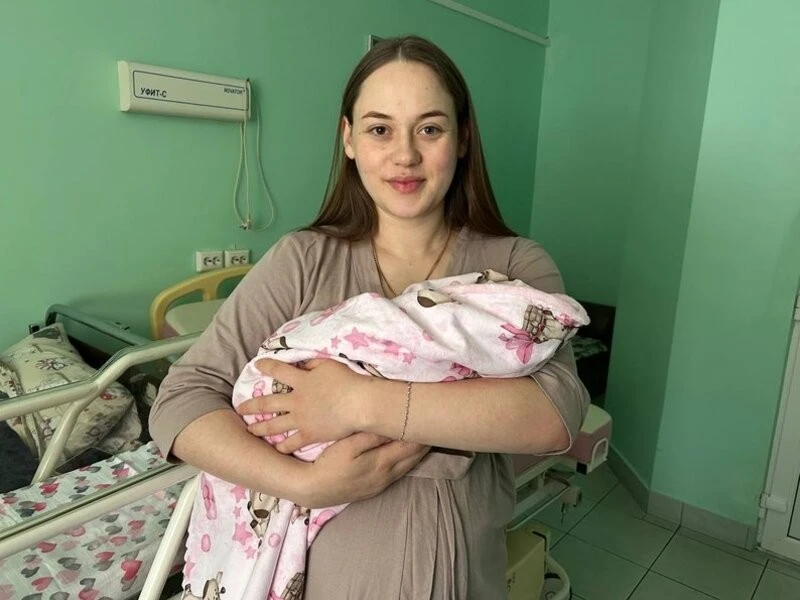 Новорічні дива у Хмельницькому: двоє немовлят з’явилися на світ у перші години 2026 року