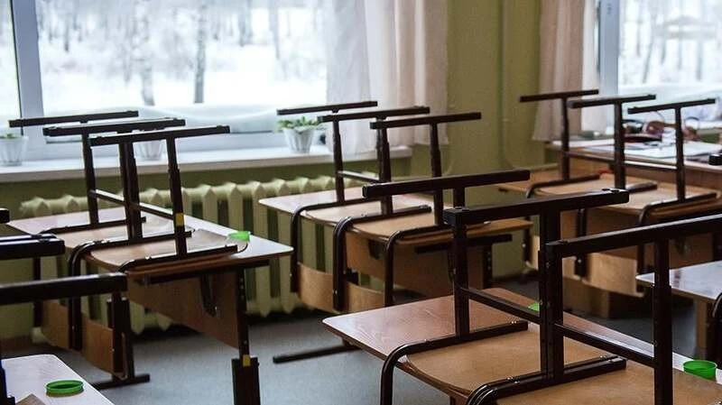 Кам’янець-Подільський відклав повернення школярів за парти через негоду