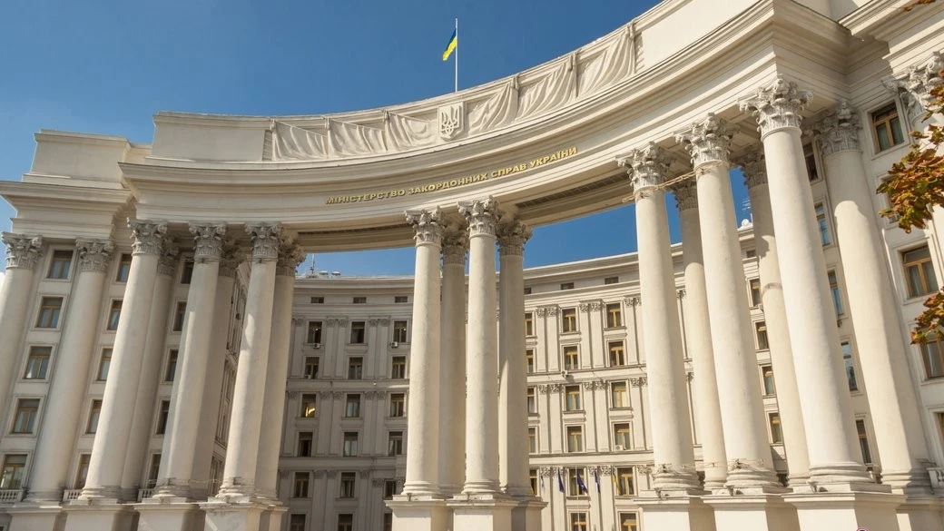 МЗС викликало представника Червоного Хреста через заяви, що прирівняли агресора і жертву