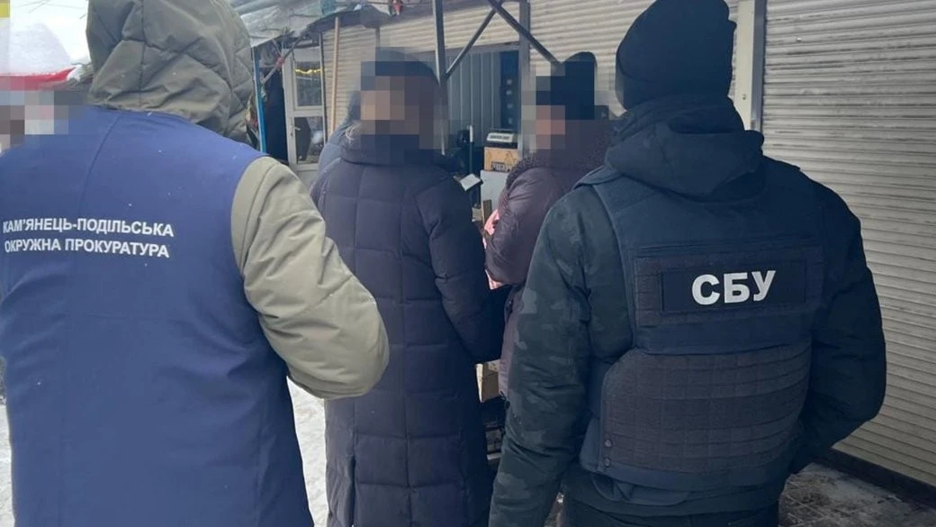 Лікар і посередниця на Хмельниччині заробляли на фальшивих відстрочках від мобілізації