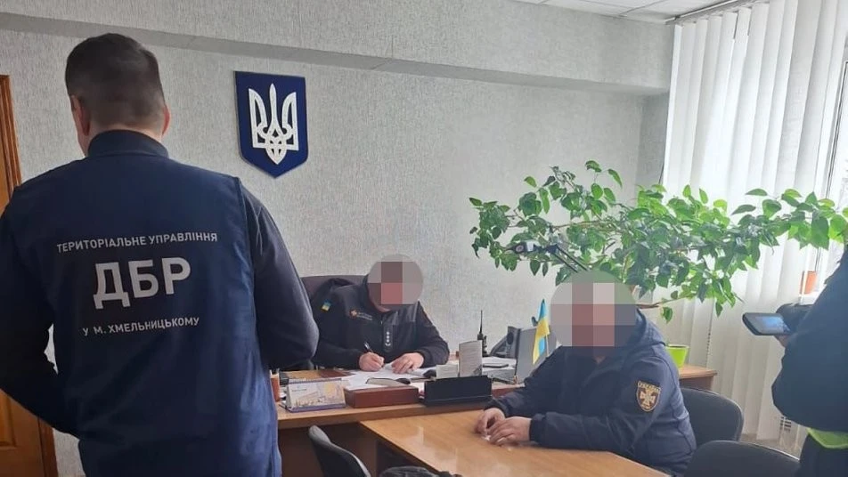 Закупівля з наслідками: керівників підрозділу ДСНС на Хмельниччині підозрюють у мільйонних зловживаннях