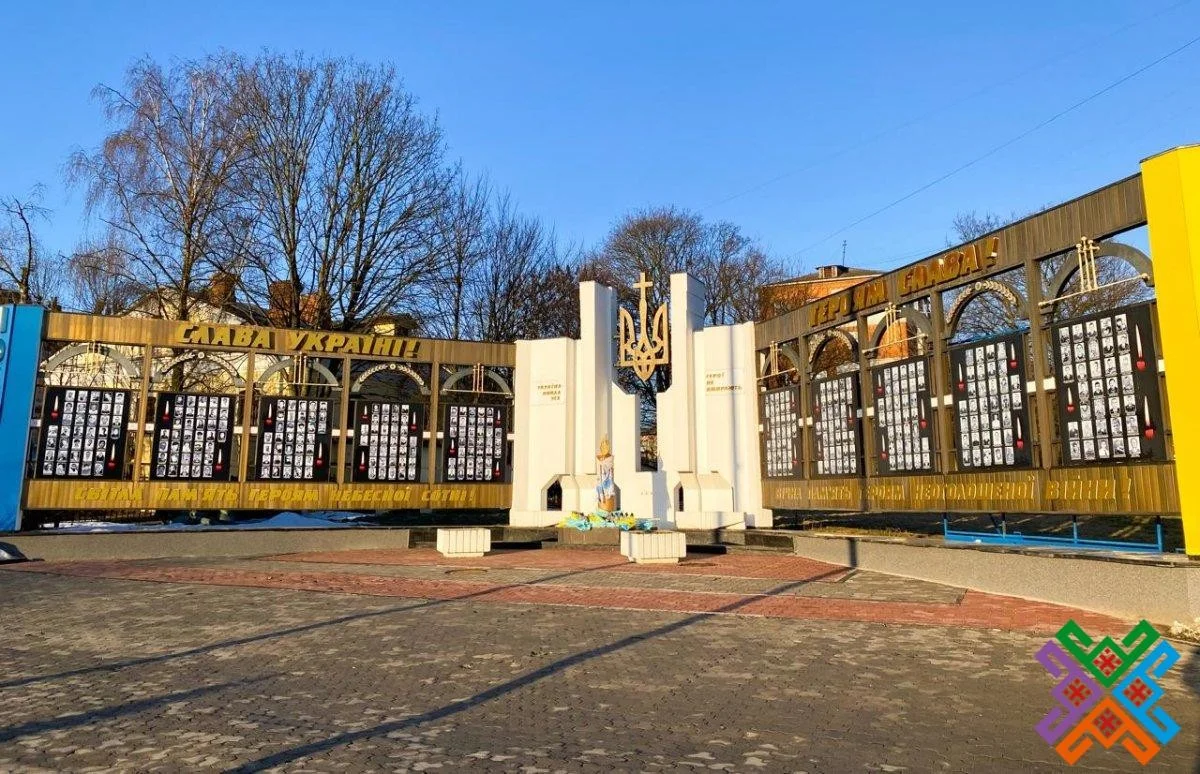 На Хмельниччині вшанували пам’ять полеглих за Україну разом із дипломатками іноземних держав