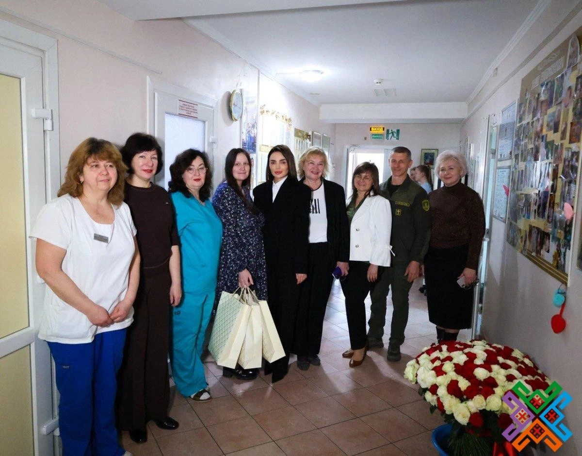 Потрійне щастя: у Хмельницькому перинатальному центрі привітали багатодітну матір