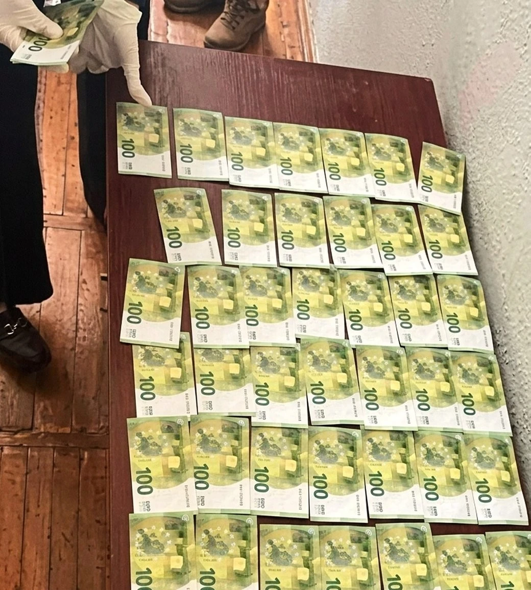 Торгівля місцями у ЗСУ: на Хмельниччині затримали офіцера на великому хабарі