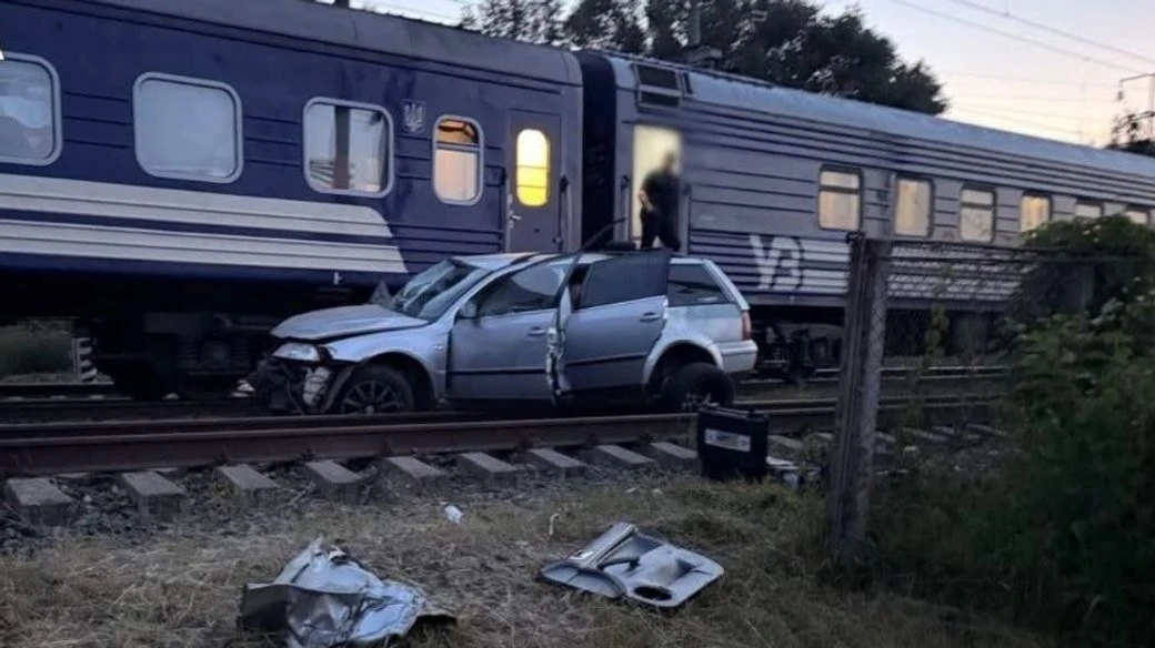 Трагедія на коліях у Хмельницькому: винуватцю аварії з пасажирським потягом оголошено підозру