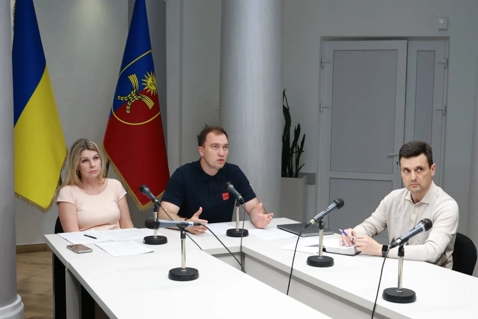 Контроль у реальному часі та квоти для сумісників: на Хмельниччині роз’яснили урядову постанову №862