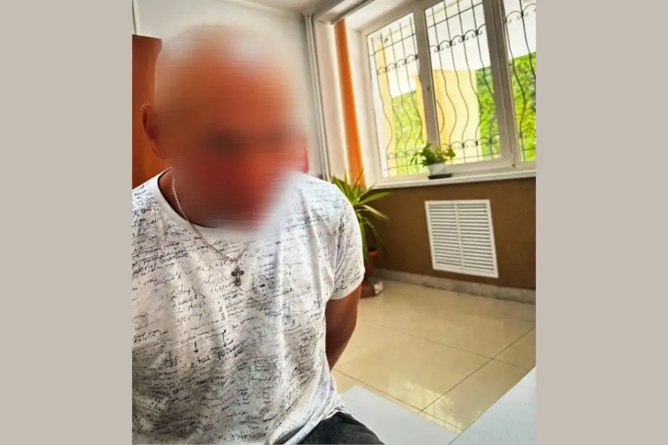 Затримання із кайданками: у Хмельницькому патрульні втихомирили агресивного дебошира