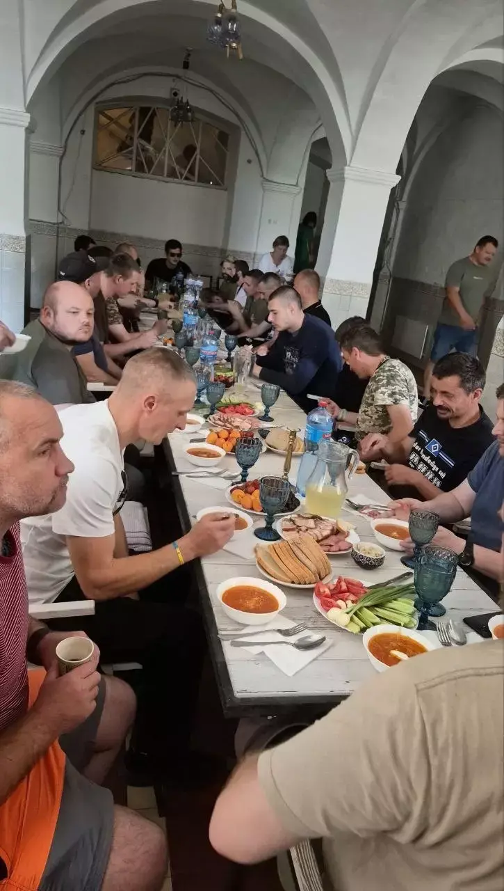 Терапія природою та тваринами: як на Хмельниччині організували психологічний релакс для поранених воїнів